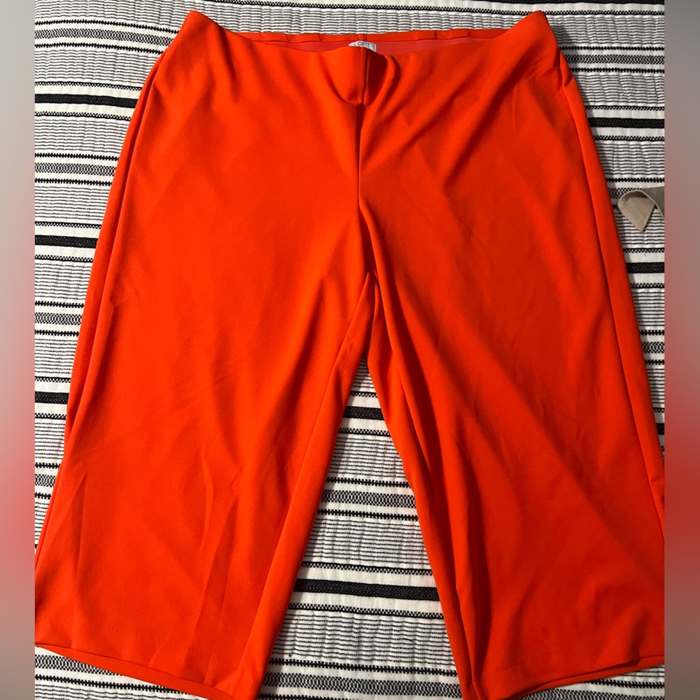 Loft Plus, size 20, orange wide leg crops